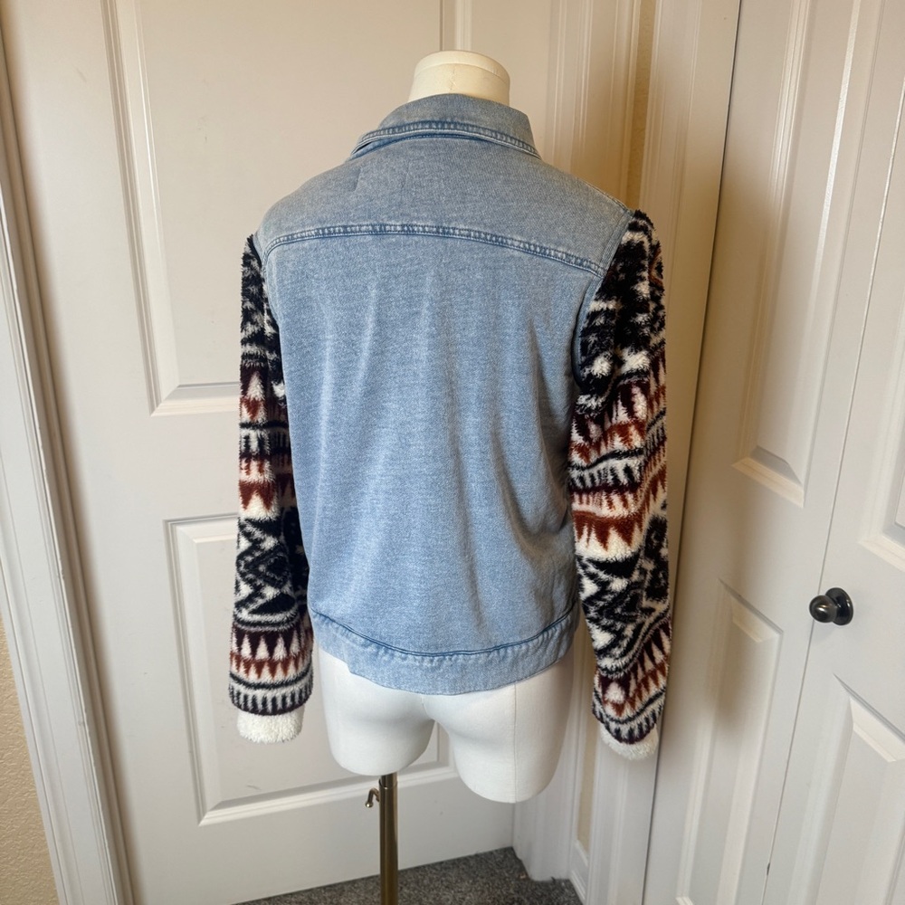 Z Supply Small Sherpa Lined Cotton Trucker Jacket Aztec Print Sweater Sleeves - Picture 4 of 9